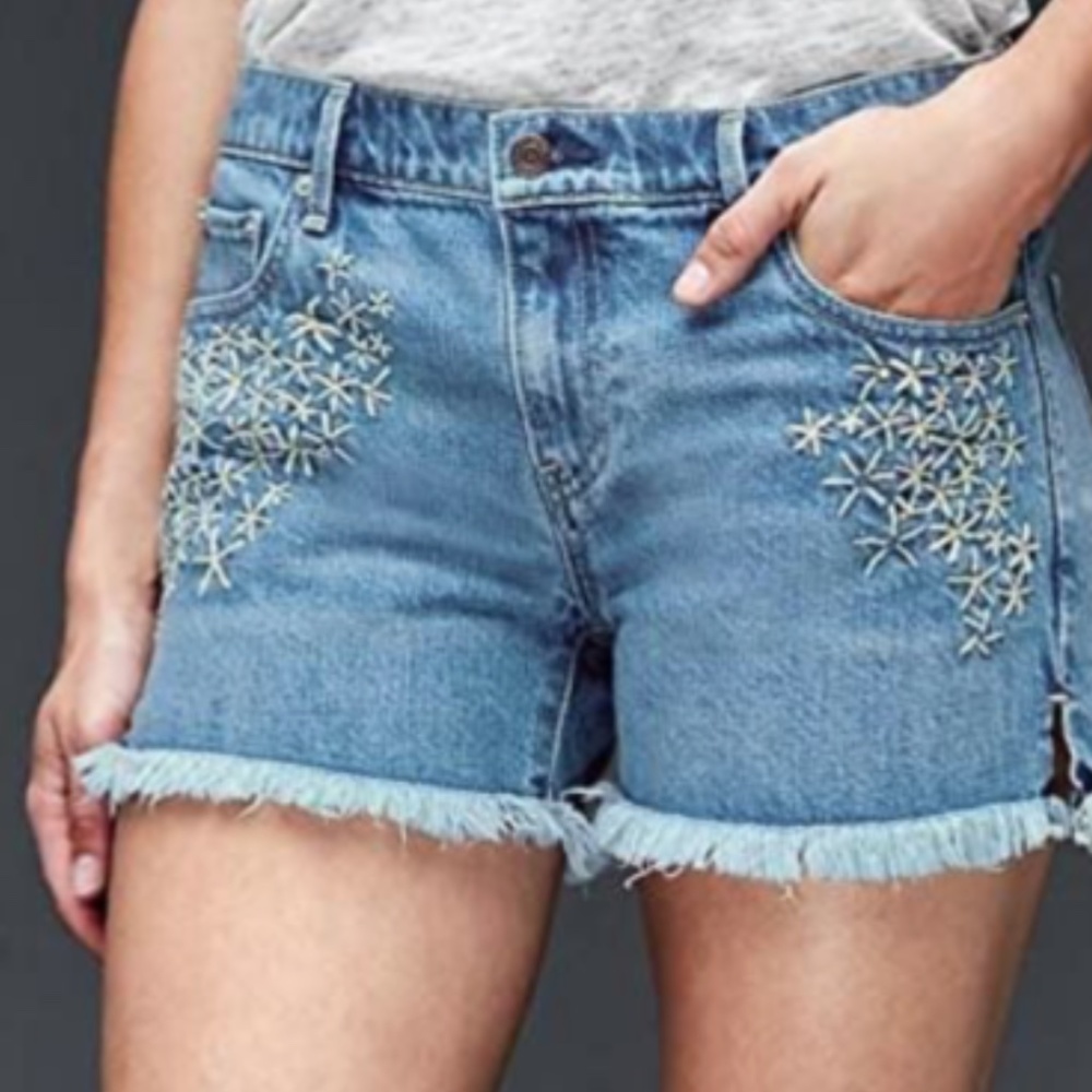 GAP 1969 Original Best Girlfriend daisy embroidere